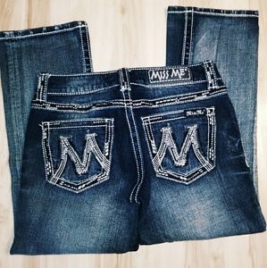 Miss Me M Series Distressed Capris Size 27